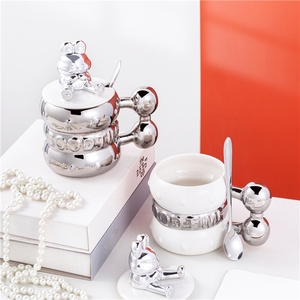 Tasses esthétiques en céramique personnalisées de luxe en porcelaine 3D électroplaquée en forme de lapin 400 ml avec couvercle et cuillère - Product Image 1