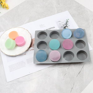 <span class=keywords><strong>Moule</strong></span> en silicone cylindrique à 12 cavités pour bombes de bain, tablettes, barres de lotion, bougies en cire d'abeille et savons ronds faits à la main - Product Image 6