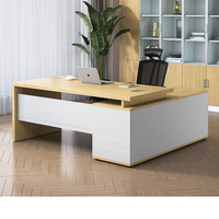 Ensemble bureau et chaise de direction, bureau de direction simple, ambiance luxueuse, bureau de direction