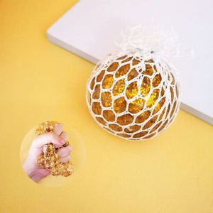 ลูกบอลบีบตาข่ายแบบขายส่ง ลูกบอลบีบกลิตเตอร์รูปองุ่น ของเล่นบีบคลายเครียด - Product Image 6