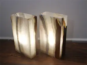 مصباح طاولة رخامي من العقيق الطبيعي المخصص من SHIHUI مصباح LED عالي الجودة مصنوع يدويًا مصباح بتصميم عصري لغرف معيشة فندق ديكور منزلي