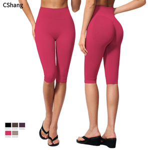 Leggings Capri sans couture <span class=keywords><strong>taille</strong></span> haute avec logo personnalisé, effet froncé push-up, respirants, pour l'entraînement, la gym et la course - Product Image 1