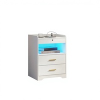 Table de chevet blanche avec station de charge, lumières LED RGB, 3 tiroirs, poignées dorées