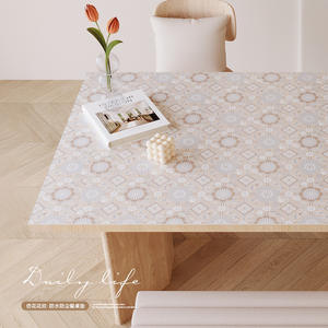 แผ่นรองโต๊ะพีวีซีพิมพ์ลายพรีเมียม รูปทรงสี่เหลี่ยมผืนผ้า ลายดอกไม้ กันน้ำ ทนความร้อน สำหรับใช้ในบ้าน - Product Image 5