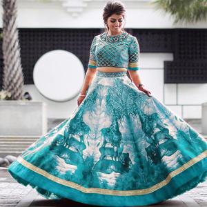 Dernier créateur indien Lahenga Choli Vêtements de fête pour femmes indiennes Grossiste de mariée à la mode Meilleur tarif pas cher Meilleure qualité Alphanumero - Product Image 6