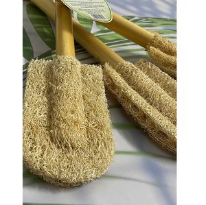 Fabricant vietnamien, vente chaude, brosse de nettoyage de tasse à 2 ailettes KB Eco Life, éponge naturelle douce et sûre en loofah, manche en bois anti-rayures - Product Image 6