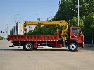 Grúa telescópica hidráulica Foton 4x2 de 8, 10 y 12 toneladas montada en camión con caja de carga para construcción, la más vendida - Product Image 5