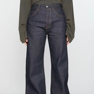 Jean en denim décontracté coupe droite taille haute respirant délavé clair avec broderies et trous motif dessin animé - Product Image 1