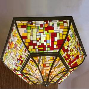 Dôme Tiffany en verre teinté avec cadre en fer pour applications extérieures, idéal pour bars, villas, hôtels et églises – Approvisionnement direct usine Chine - Product Image 2