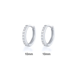 Orecchini a Cerchio Minimalisti in Oro Bianco E4375, Design Geometrico 6 7 9 mm, Unisex per Uso Quotidiano, Gioielli Raffinati in Oro Massiccio 18K - Product Image 4