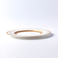 Assiettes à dîner en céramique de porcelaine fine de luxe, design romain royal, bord doré, haut de gamme, banquet, mariage, logo personnalisé européen