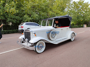 Voiture électrique classique vintage noire et rouge 2026 à 4 roues à vendre / Transport spécial / Haute performance - Product Image 2