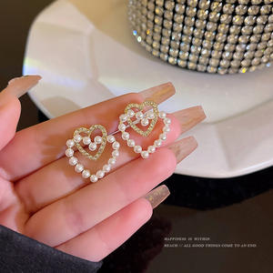 S925 argent aiguille lumière luxe niche rétro boucles d'oreilles tempérament féminin haut de gamme perle boucles d'oreilles net fleur rouge boucles d'oreilles en gros - Product Image 5