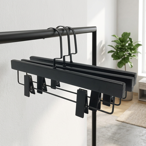 Cintres en bois noir avec pinces en acier inoxydable, cintres modernes minimalistes pour armoire, cintres en bois personnalisés avec logo - Product Image 4