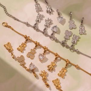 Bracelet pour femme en acier inoxydable avec pendentif breloque en forme de <span class=keywords><strong>petit</strong></span> ours, entièrement serti de diamants, multi-accessoires, mignon, plaqué or 18 carats, vente en gros - Product Image 2