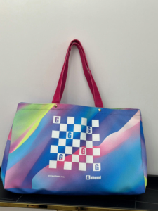 กระเป๋าโท้ทพิมพ์ลายทั้งใบแบบกำหนดเอง กระเป๋าผ้าแคนวาสสีสันสดใส พิมพ์ลายไล่เฉดสีแบบตารางหมากรุก กระเป๋าสะพายไหล่สำหรับผู้หญิง - Product Image 2