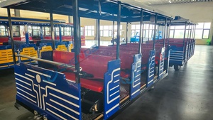 China-made High-quality Fiberglass Craft <b>Train</b> Customized Trackless <b>Electric</b> <b>Electric</b> <b>Train</b> for Sale - Product Image 6