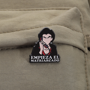 Espagnol Crime Drame Émail Pin Série TV Personnage Métal Broche Revers Badge Bijoux Cadeau pour Amis En Gros - Product Image 3
