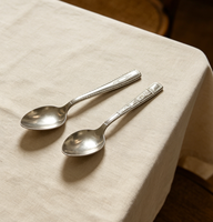 Ensemble de couverts en acier inoxydable de qualité supérieure, design floral moderne, résistant à la chaleur, manche long, cuillère et fourchette anti-rouille pour usage commercial