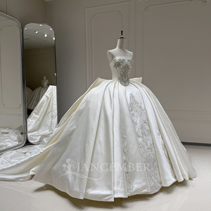 Robe de mariée moderne en satin ivoire sans bretelles, coupe princesse, imprimé floral, avec appliques de perles de cristal et traîne chapelle, modèle Xx87 - Product Image 4