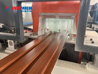 Ligne d'extrusion de profilés de clôture en plastique composite WPC PVC pour la décoration intérieure
