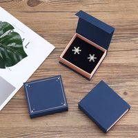 Boîte cadeau magnétique de luxe en carton avec ruban, impression de logo personnalisée, gaufrage, emballage de chaussures recyclable, holographique