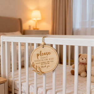 ป้ายไม้ตกแต่งสำหรับรถเข็นเด็ก ป้ายไม้ข้อความว่า โปรดอย่าสัมผัสหรือจูบลูกน้อย - Product Image 5
