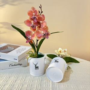 Orchidée Phalaenopsis artificielle 32 cm, pot à motif cerf, plante en pot pour la décoration de la maison et des hôtels - Product Image 3