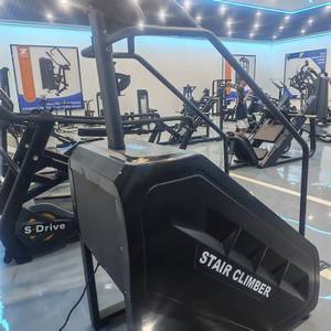 Appareil de cardio-training commercial robuste en acier pour la remontée d'escaliers, ultra-efficace pour brûler les graisses, sculpter le bas du corps et entraîner les articulations sans impact. - Product Image 3
