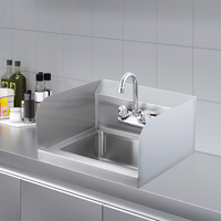 Évier simple en acier inoxydable compact et peu encombrant avec protections latérales et robinet pour petit camion de restauration ou café