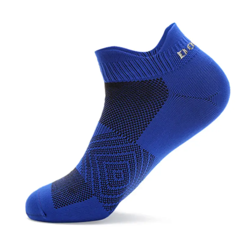 Sıcak satış katı tasarımcı renk pamuk çorap nefes örgü spor çorapları özel erkekler ayak bileği çorap