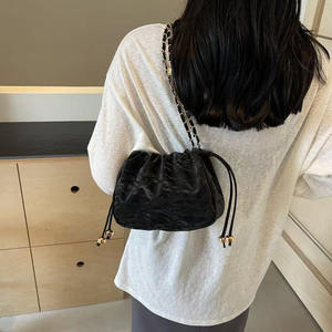 Sac à cordon plissé en cuir PU poignée supérieure convertible et sac à main à bandoulière pour femme - Product Image 3