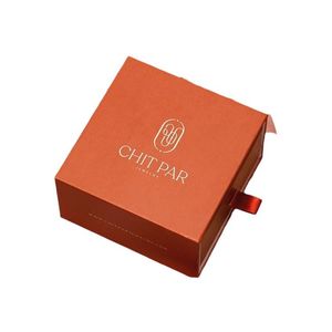 Caja de Joyería de Viaje Personalizada al por Mayor, Popular entre las Mujeres, de Terciopelo, con Embalaje de Regalo, Papel Kraft, Laminación Mate, Grabado en Relieve y Forro de Esponja - Product Image 4