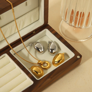 ต่างหูสแตนเลสทรงวงรีสไตล์ยุโรปอเมริกันสำหรับผู้หญิงเครื่องประดับเหล็กไทเทเนียมระดับไฮเอนด์ของขวัญการออกแบบทางเรขาคณิต - Product Image 2