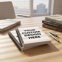 Le carnet A5 au design personnalisé avec reliure spirale et pages intérieures horizontales convient à toutes les occasions.