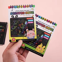 Papier à gratter pour enfants, dessin animé, graffiti, papier à gratter arc-en-ciel, papier à gratter pour la peinture artistique avec pochoir et autocollant