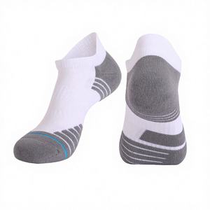 Chaussettes de football antibactériennes durables en mélange de coton, confortables, haute élasticité, séchage rapide, respirantes pour l'entraînement, le yoga et les séances de sport - Product Image 2