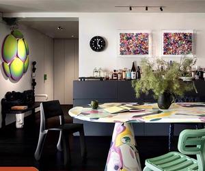 Table d'appoint avec peinture à l'huile en PRF peint à la main de conception fractale moderne Table à manger ovale élégante et créative Meubles pour villa stable - Product Image 3