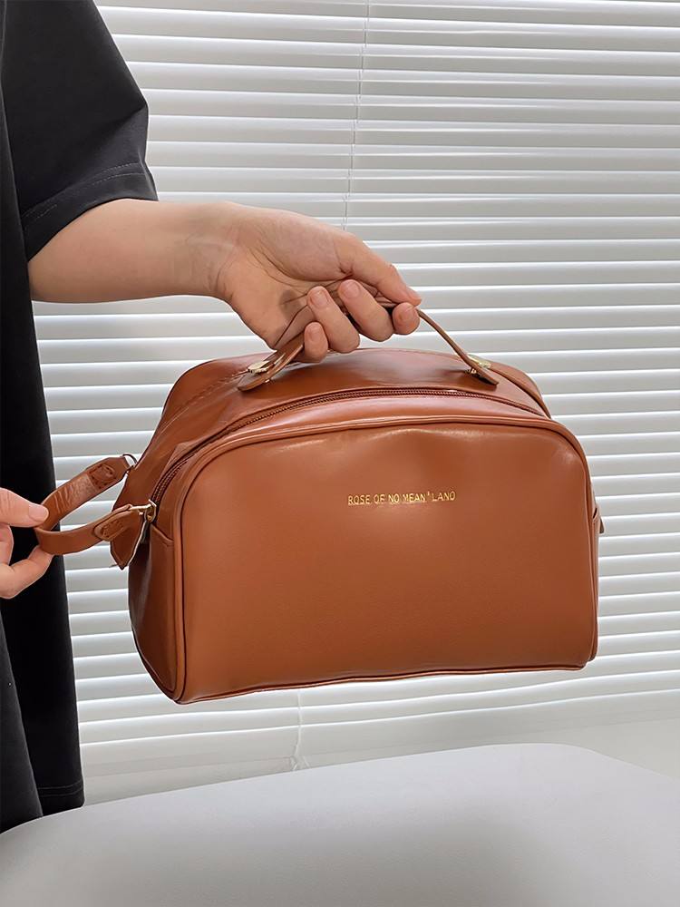 สีน้ำตาล