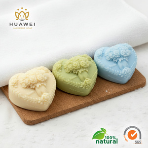 Jabón Natural en Barra con Forma de Corazón Hecho a Mano por HUAWEI para Todo Tipo de Piel, Uso en Adultos, Formato Sólido - Product Image 1