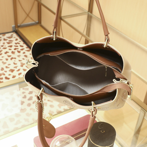 2026 High Quality OEM ODM <b>Large</b> Capacity New Luxury Embroidery Pattern Zipper Crossbody Tote Bag <b>Scarf</b> Women's Handbag Low MOQ - Product Image 5