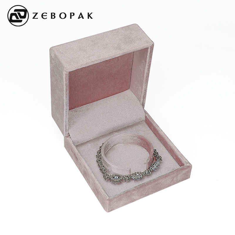 กล่องกำไลข้อมือสีชมพู 102*103*58มม