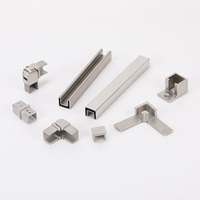 Tube carré en acier inoxydable moderne HIMOWAY avec fixation pour rail supérieur, idéal pour les applications extérieures d'escaliers et de balcons
