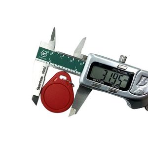 Carte d'identité de proximité personnalisée avec puce TK4100, étiquette RFID, porte-clés de contrôle d'accès, porte-clés RFID NFC, bracelets ABS de haute qualité 125 kHz - Product Image 1