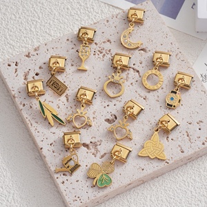 Abalorios Italianos de Acero Inoxidable de Alta Calidad, Bañados en Oro de 18k, con Diseños de Cámara y Copa de Vino, para Pulseras - Product Image 2