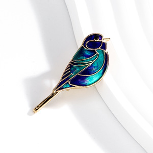 Broche de Pájaro con Esmalte Iridiscente y <span class=keywords><strong>Contorno</strong></span> Dorado para Solapa de Blazer de Mujer, 17mm, 5 Colores - Product Image 5