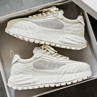 Chaussures Homme Édition Européenne 2025 – Baskets Respirantes en Maille pour l'Été, Style Papa, Luxe Léger, Haut de Gamme, Durables, à Semelle Épaisse, à Lacets, Blanches