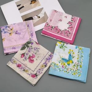 Les bandanas brodés Lotus Paisley et les foulards bandana brodés à la main sont ici, y compris les styles brodés de Noël à <span class=keywords><strong>proximité</strong></span> - Product Image 3