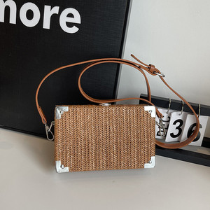 Vente en gros <span class=keywords><strong>de</strong></span> sacs à bandoulière d'été décontractés pour hommes nouveau design <span class=keywords><strong>sac</strong></span> en rotin carré tissé à la main <span class=keywords><strong>sac</strong></span> <span class=keywords><strong>de</strong></span> <span class=keywords><strong>plage</strong></span> à bandoulière en paille pour la <span class=keywords><strong>plage</strong></span> - Product Image 2
