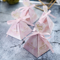Vente en gros, top ventes, petites boîtes roses pour fêtes d'anniversaire, triangle, boîtes de mariage, boîte cadeau avec ruban et étiquette